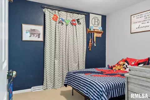 Bedroom - 2917 Arlington Dr, Springfield, IL 62704 photo 7 of 10