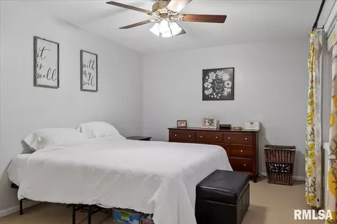 Bedroom - 2917 Arlington Dr, Springfield, IL 62704 photo 5 of 10