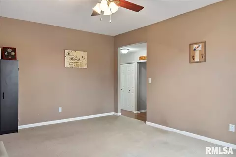 Bedroom - 2917 Arlington Dr, Springfield, IL 62704 photo 3 of 10