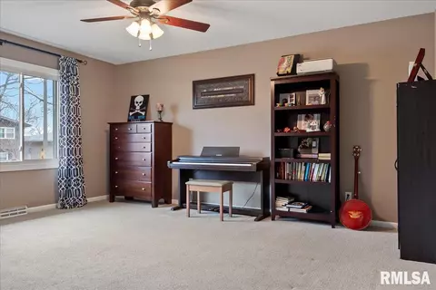 Bedroom - 2917 Arlington Dr, Springfield, IL 62704 photo 1 of 10