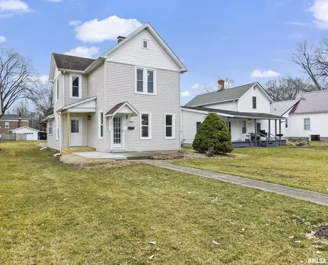 615 E Pine St, Mason City, IL 62664