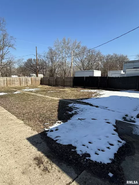 1425 S Grand Ave, Springfield, IL 62703 photo 4