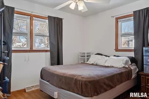 Bedroom - 164 Archer Ave, Springfield, IL 62704 photo 4 of 7