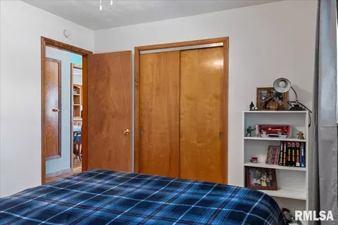 Bedroom - 164 Archer Ave, Springfield, IL 62704 photo 6 of 7