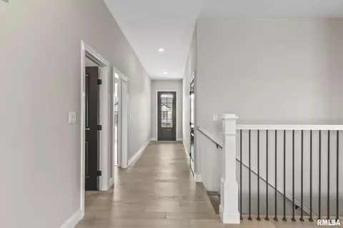 Entry Way - 5315 Verdant Ln, Springfield, IL 62711 photo 1 of 2