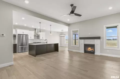 Bath - 5315 Verdant Ln, Springfield, IL 62711 photo 1 of 4