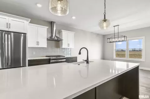 Kitchen - 5315 Verdant Ln, Springfield, IL 62711 photo 2 of 8