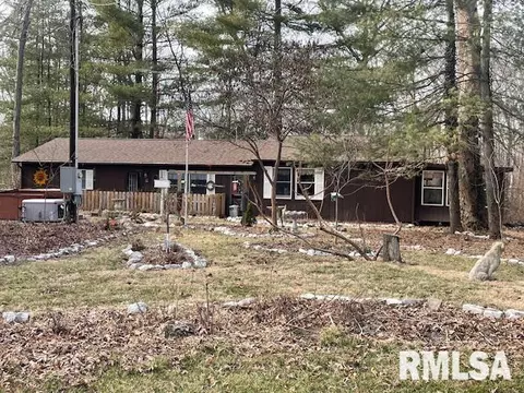 17541 Corbin Hills Rd, Carlinville, IL 62626