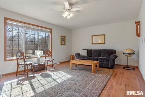 835 Brookview Rd, Dawson, IL 62520 photo 3