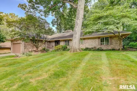 3900 W Bluffs Rd, Springfield, IL 62711