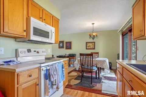 3209 Clarendon Dr, Springfield, IL 62704 photo 14