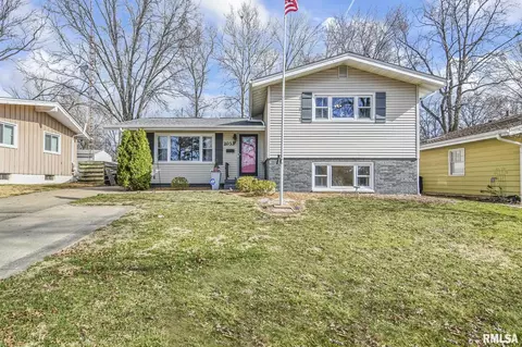 2033 Brentwood Dr, Springfield, IL 62704