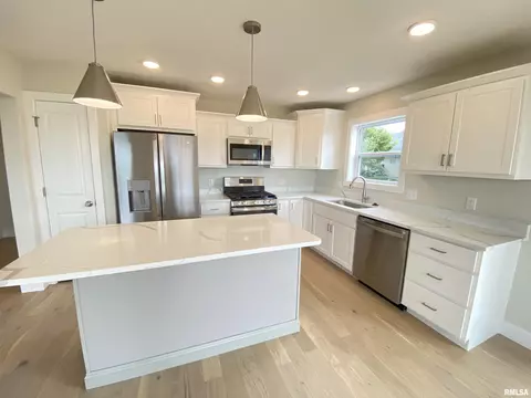 416 Hawks Nest Dr, Chatham, IL 62629 photo 8