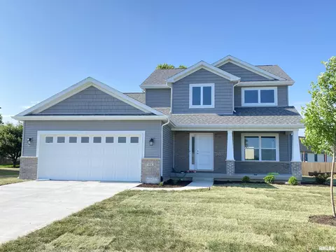 416 Hawks Nest Dr, Chatham, IL 62629