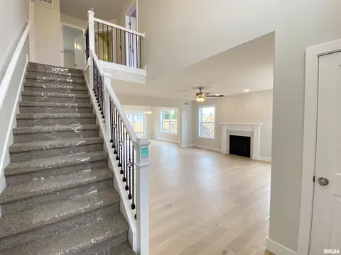 416 Hawks Nest Dr, Chatham, IL 62629 photo 2