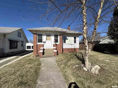 1035 W Main St, Galesburg, IL 61401
