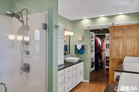 Bath - 38 Frontier Lk, Springfield, IL 62707 photo 3 of 5