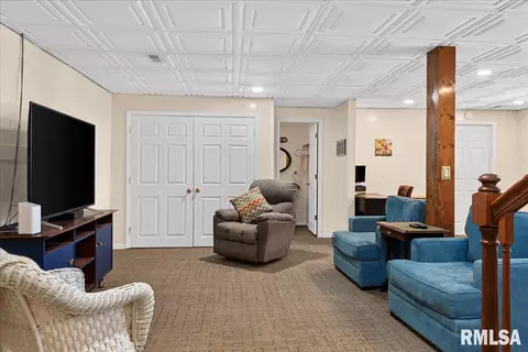 Living - 38 Frontier Lk, Springfield, IL 62707 photo 8 of 12