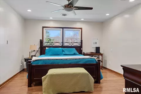 Bedroom - 38 Frontier Lk, Springfield, IL 62707 photo 1 of 6