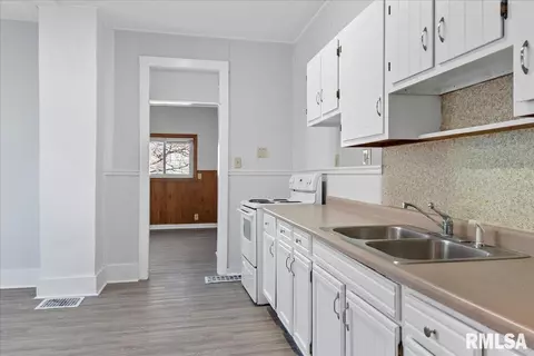 Other - 1634 W Capitol Ave, Springfield, IL 62704 photo 5 of 13