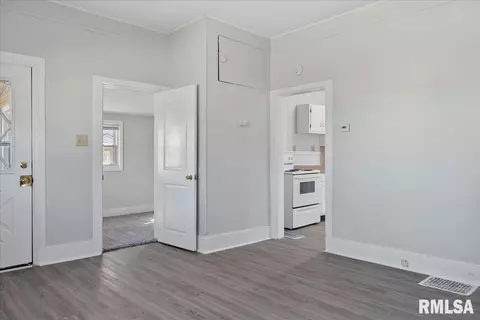 Kitchen - 1634 W Capitol Ave, Springfield, IL 62704 photo 1 of 3