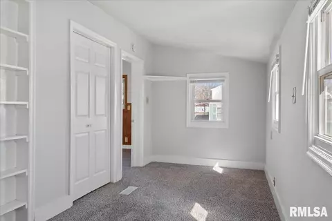 Bedroom - 1634 W Capitol Ave, Springfield, IL 62704 photo 2 of 2
