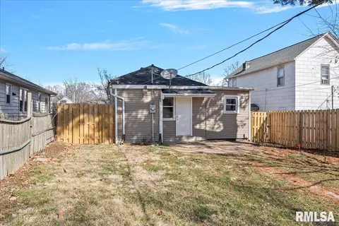 Exterior - 1634 W Capitol Ave, Springfield, IL 62704 photo 6 of 6