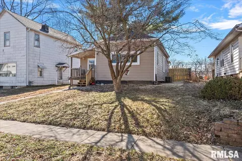 Exterior - 1634 W Capitol Ave, Springfield, IL 62704 photo 3 of 6