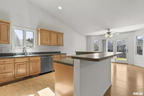 1500 Hosta, Springfield, IL 62712 photo 3