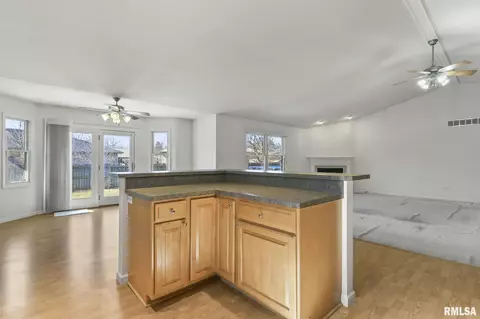 1500 Hosta, Springfield, IL 62712 photo 4