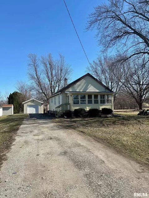 401 Madison St, Knoxville, IL 61448