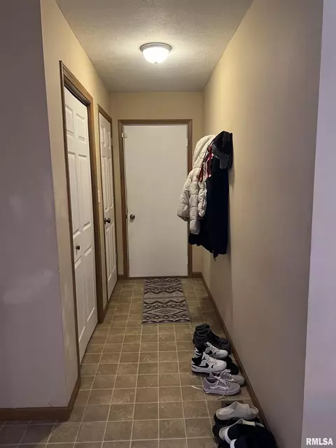 3901 Mccormick Dr, Springfield, IL 62707 photo 7