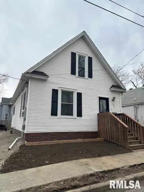 443 S Mauvaisterre St, Jacksonville, IL 62650