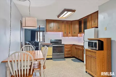 2828 Cardigan Dr, Springfield, IL 62702 photo 11