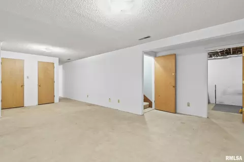 Bedroom - 290 Trillium Ln, Springfield, IL 62707 photo 7 of 9