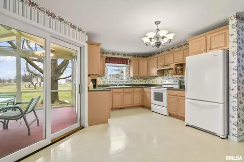 Kitchen - 290 Trillium Ln, Springfield, IL 62707 photo 1 of 3