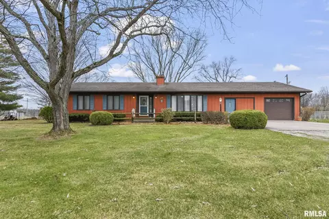 Exterior - 290 Trillium Ln, Springfield, IL 62707 photo 2 of 9