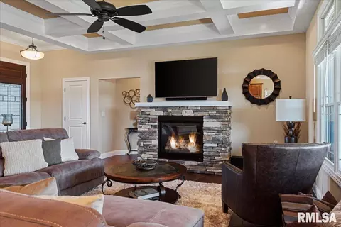 Living - 5716 Kelley Pointe Dr, Springfield, IL 62711 photo 5 of 15