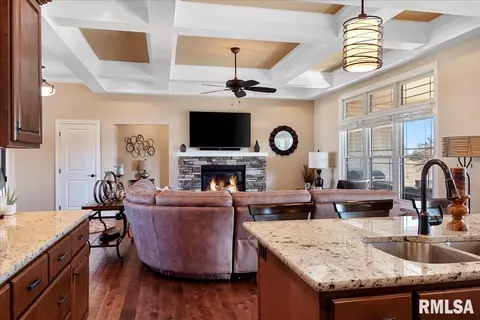 Living - 5716 Kelley Pointe Dr, Springfield, IL 62711 photo 8 of 15