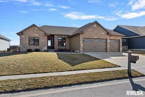 5716 Kelley Pointe Dr, Springfield, IL 62711