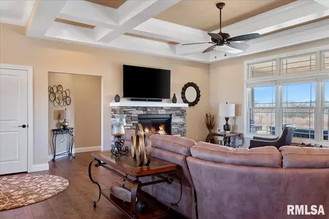 Living - 5716 Kelley Pointe Dr, Springfield, IL 62711 photo 6 of 15