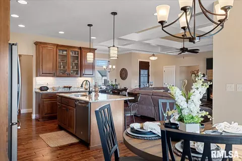 Kitchen - 5716 Kelley Pointe Dr, Springfield, IL 62711 photo 5 of 7