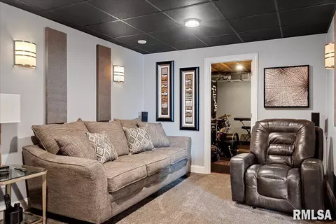 Living - 5716 Kelley Pointe Dr, Springfield, IL 62711 photo 14 of 15