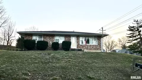 1951 Elmwood Dr, Quincy, IL 62301