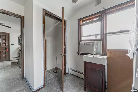 816 Pulaski St, Lincoln, IL 62656 photo 10