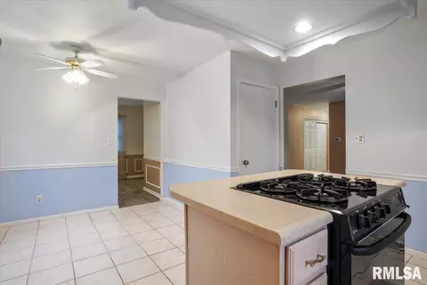 Kitchen - 51 Andover Dr, Springfield, IL 62711 photo 5 of 5