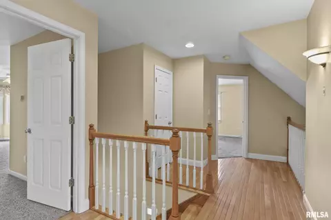 Entry Way - 2616 Dickens, Springfield, IL 62711 photo 2 of 3