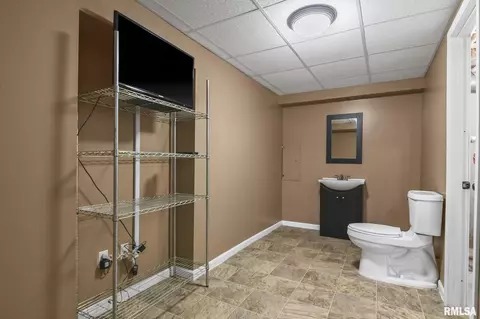 Bath - 2616 Dickens, Springfield, IL 62711 photo 5 of 5