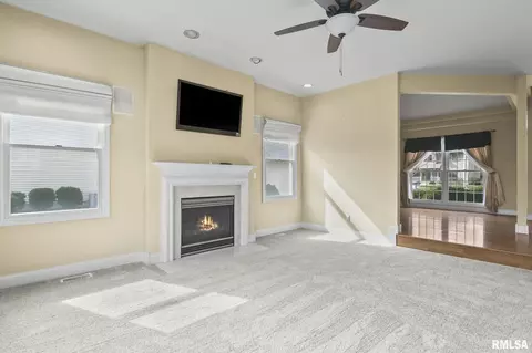 Living - 2616 Dickens, Springfield, IL 62711 photo 3 of 6