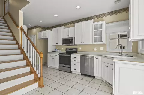 Kitchen - 2616 Dickens, Springfield, IL 62711 photo 2 of 3